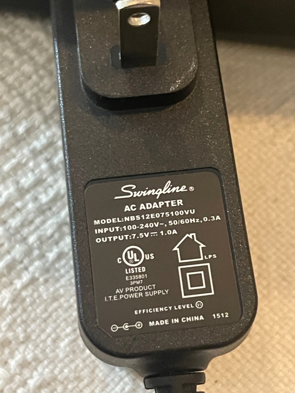 Swingline Electric Stapler 48200 Black & Red with AC Adapter - Picture 5 of 6